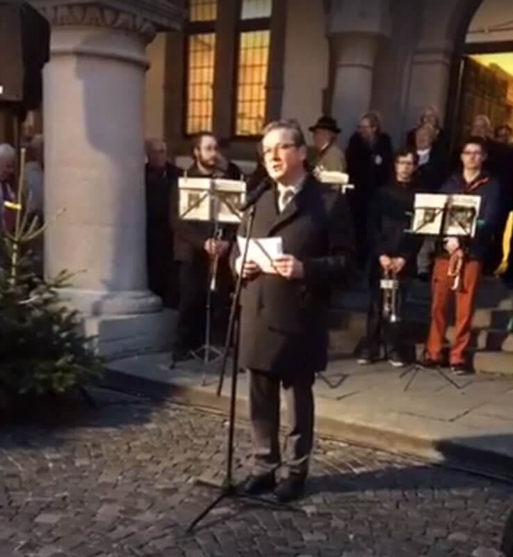 Bürgermeister Dreier bei der Eröffnung des Paderborner Weihnachtsmarkts